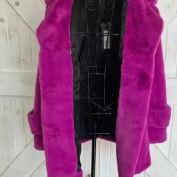 Betsey Johnson Fuchsia Women's Faux Fur Jacket 🆕SHIPS FAST⌚📦🏃💨🚚 - Picture 4 of 16